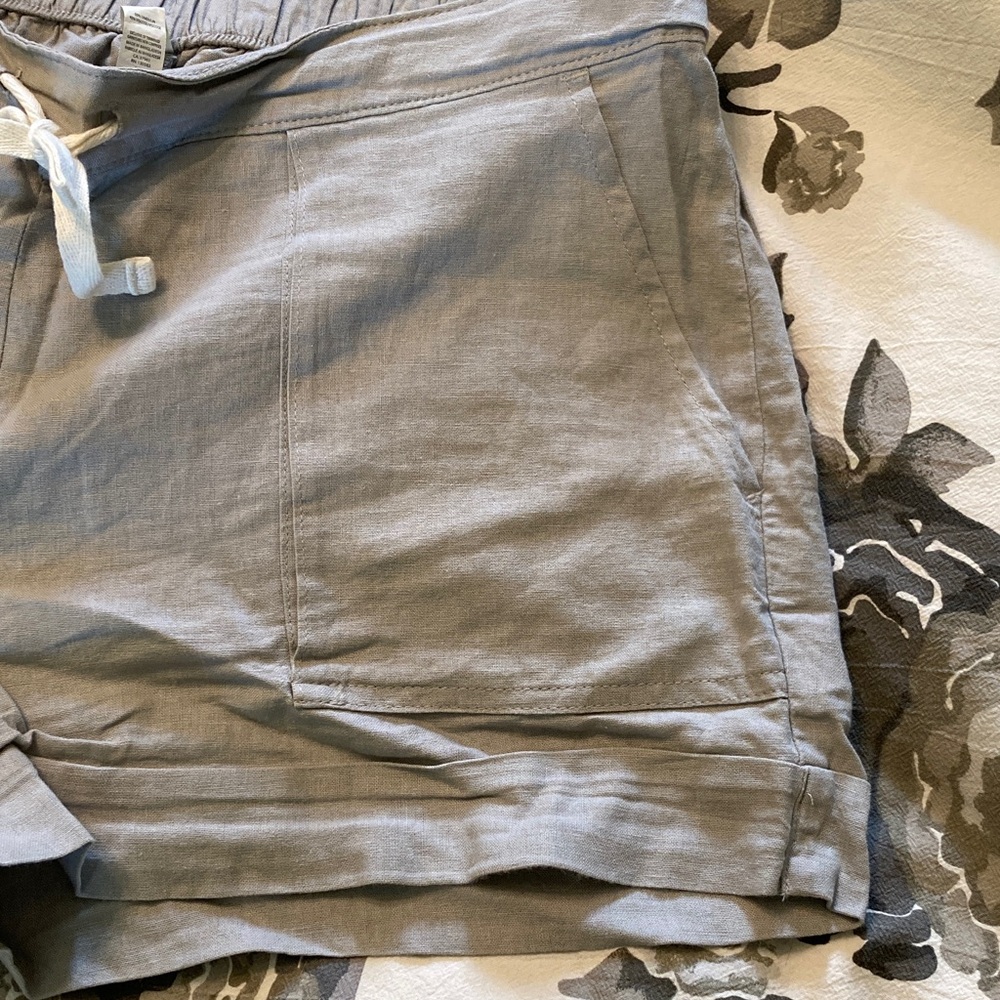 Gray Linen Shorts - Picture 5 of 6